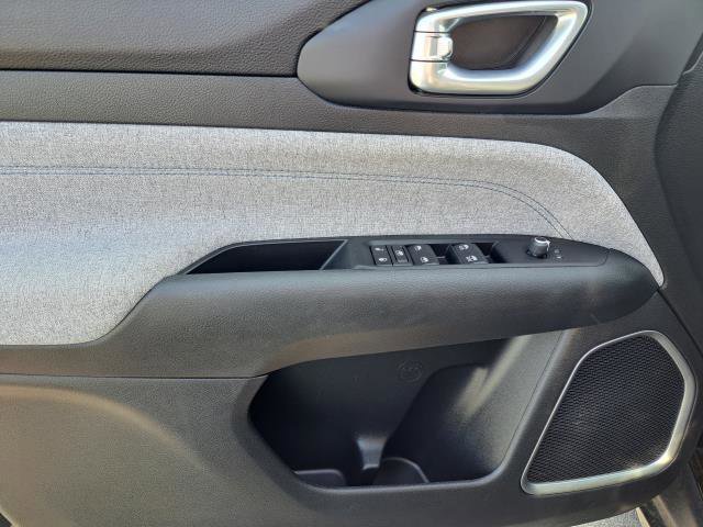 Used 2022 Jeep Compass Latitude image 17