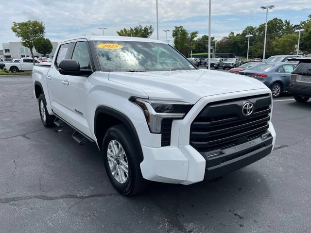 Used 2025 Toyota Tundra SR5 w/ SR5 Premium Package AWD/4WD image 4