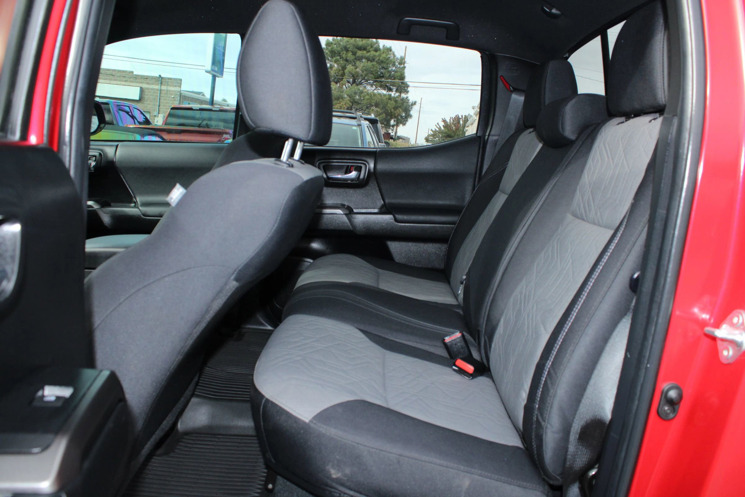 Used 2022 Toyota Tacoma TRD Off-Road image 27