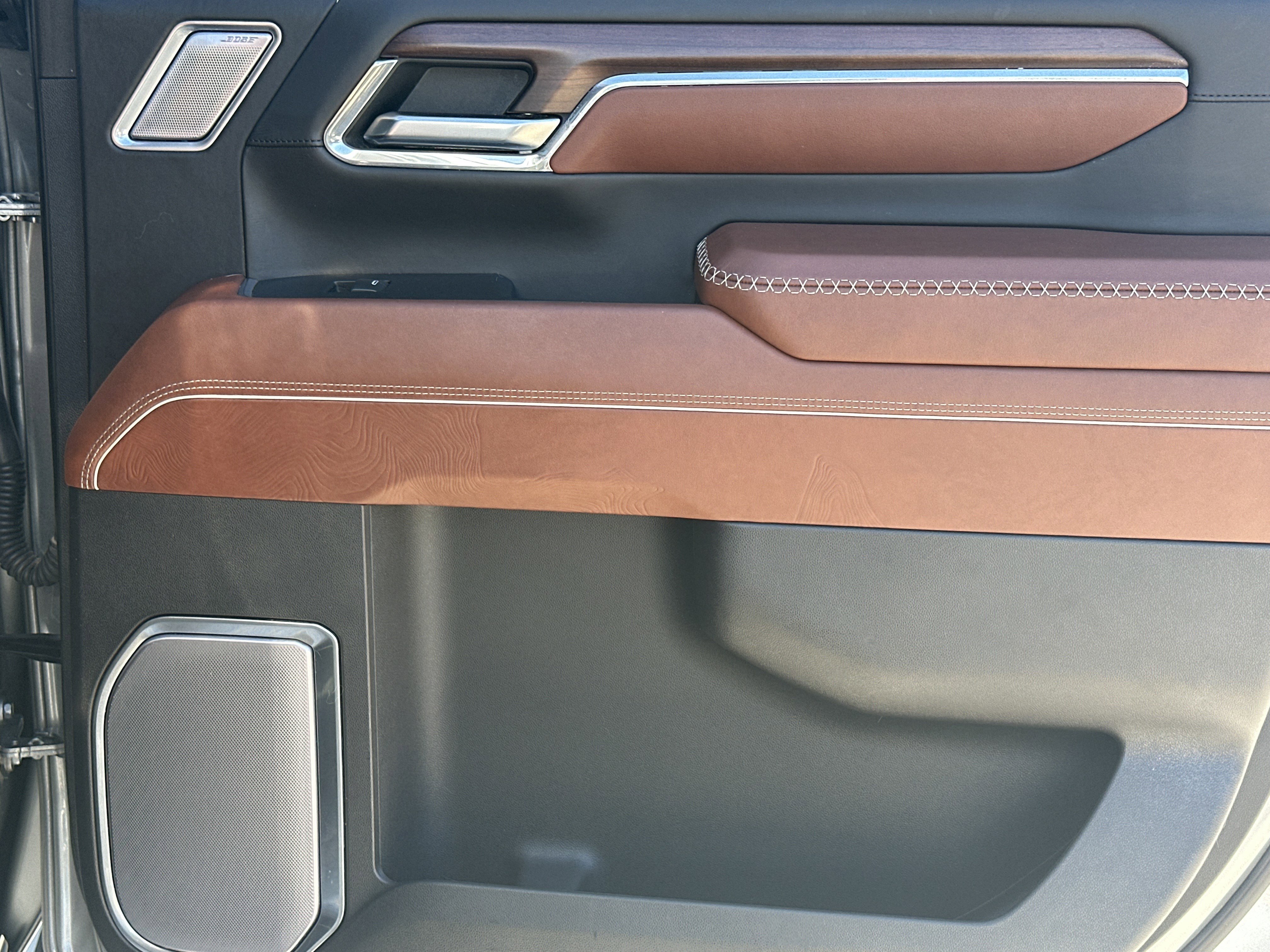 Used 2024 GMC Sierra 3500 Denali Ultimate image 13