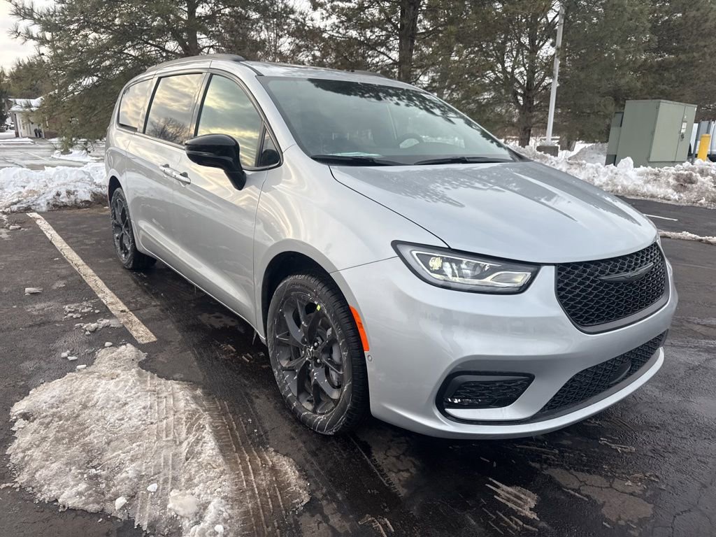 New 2026 Chrysler Pacifica Limited w/ S Appearance Package AWD/4WD image 11
