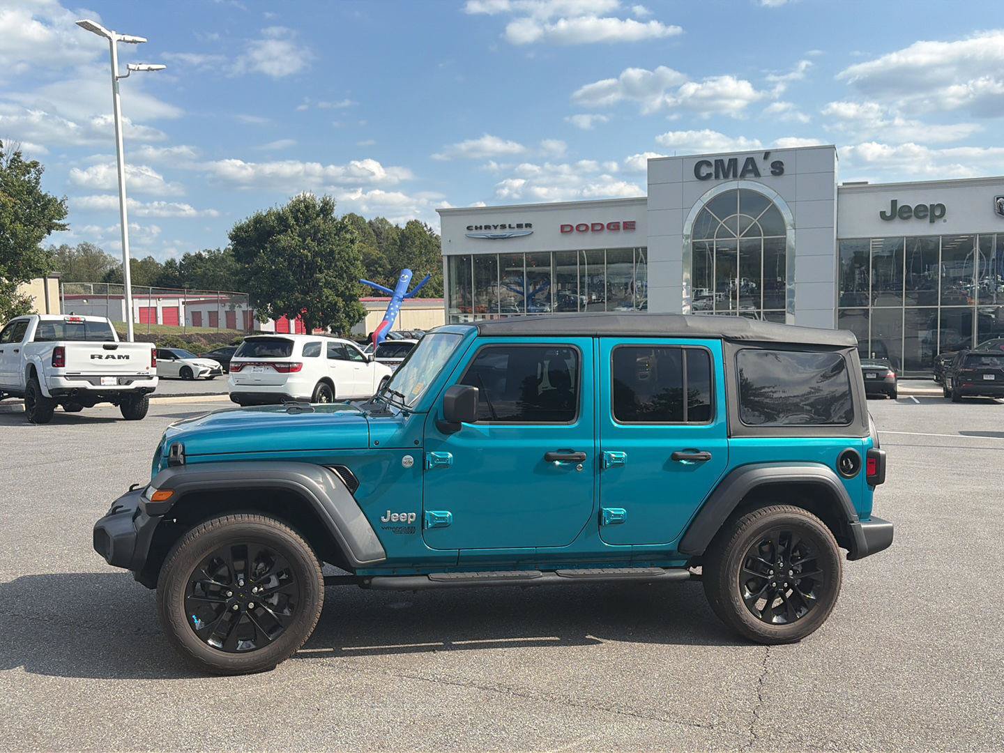 Used 2020 Jeep Wrangler Unlimited Sport S AWD/4WD image 2
