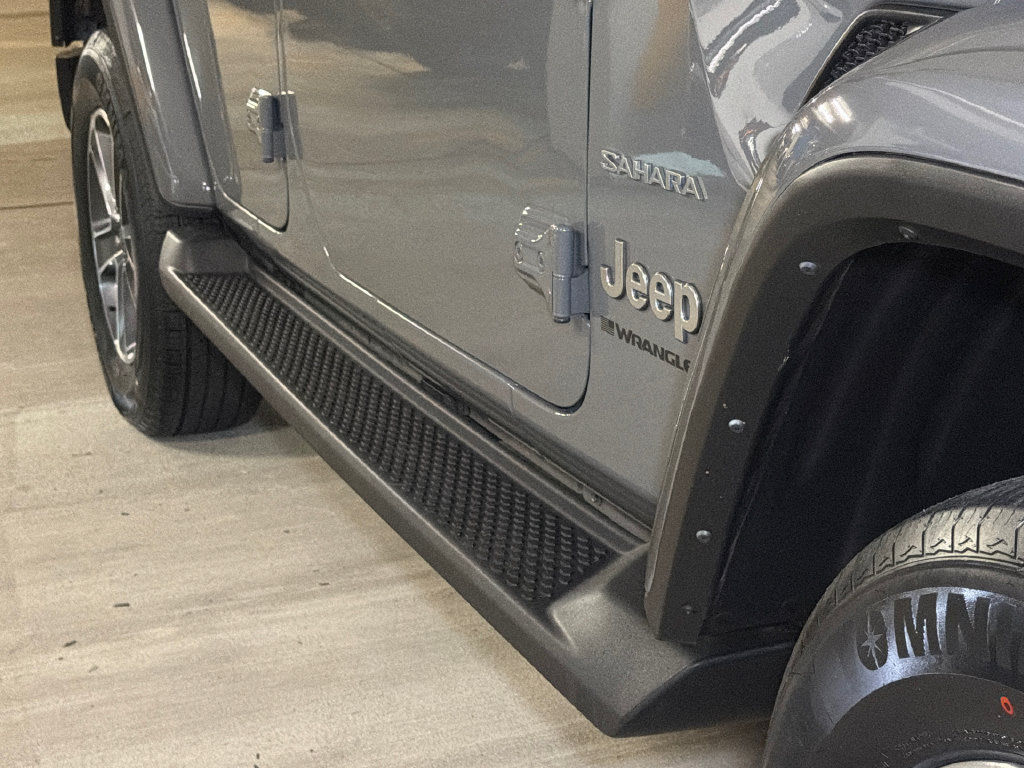 Used 2023 Jeep Wrangler Unlimited Sahara w/ Safety Group AWD/4WD image 10