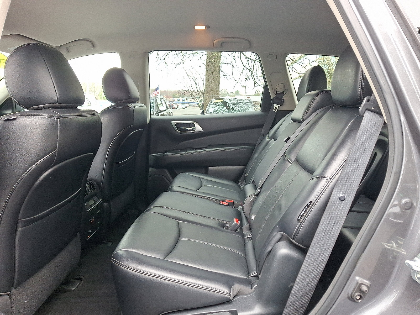 Used 2020 Nissan Pathfinder SL w/ Cargo Package AWD/4WD image 10