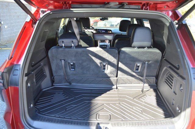 Used 2024 Chevrolet Traverse Z71 w/ Enhanced Driving Package image 37