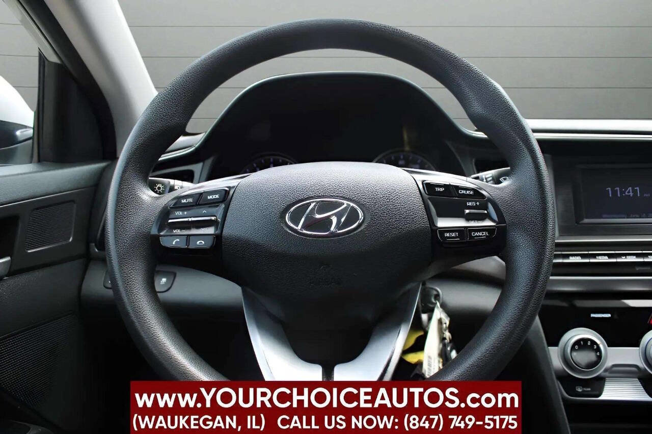 Used 2019 Hyundai Elantra SE w/ Cargo Package FWD image 13