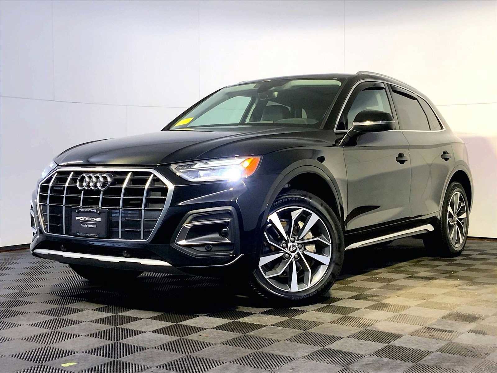 Used 2021 Audi Q5 Premium w/ Convenience Package image 1