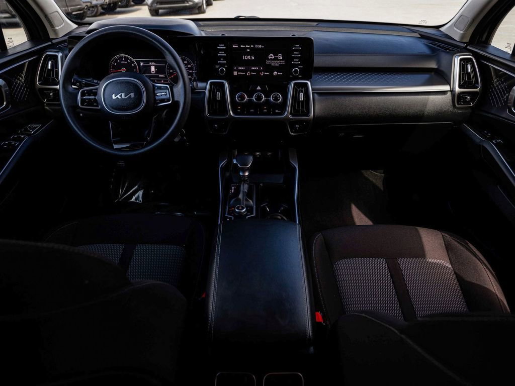 Used 2022 Kia Sorento LX AWD/4WD image 30