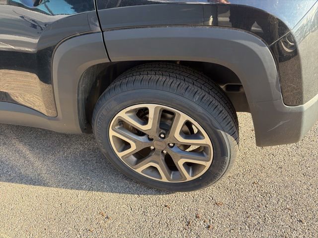 Used 2018 Jeep Renegade Latitude w/ Cold Weather Group AWD/4WD image 4