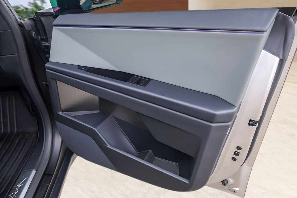 Used 2024 Tesla Cybertruck Cyberbeast image 28