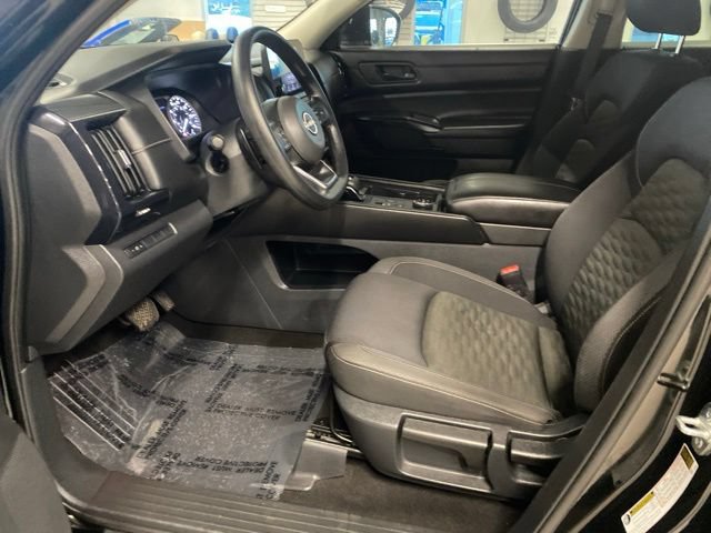 Used 2023 Nissan Pathfinder S AWD/4WD image 23