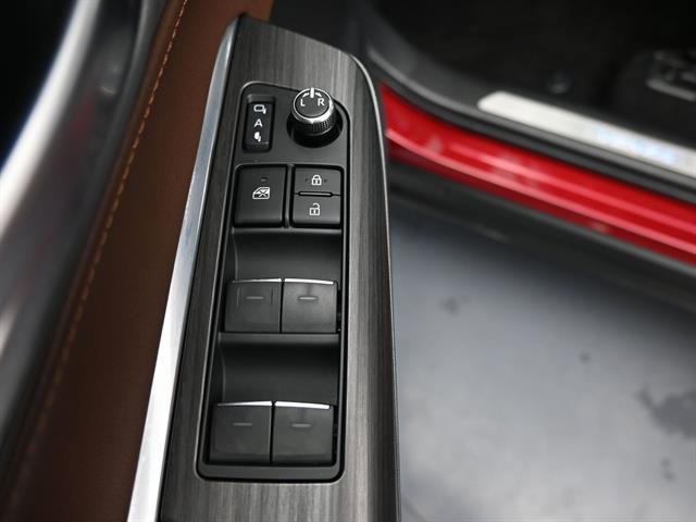 Certified 2024 Toyota Venza Limited image 5