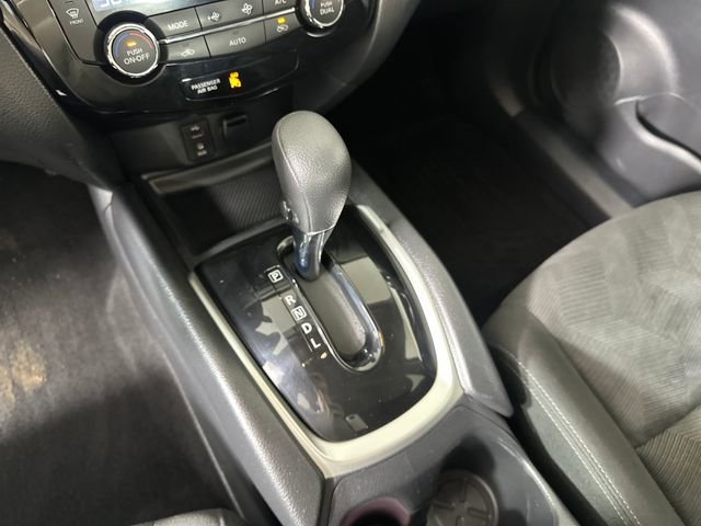 Used 2016 Nissan Rogue SV image 20