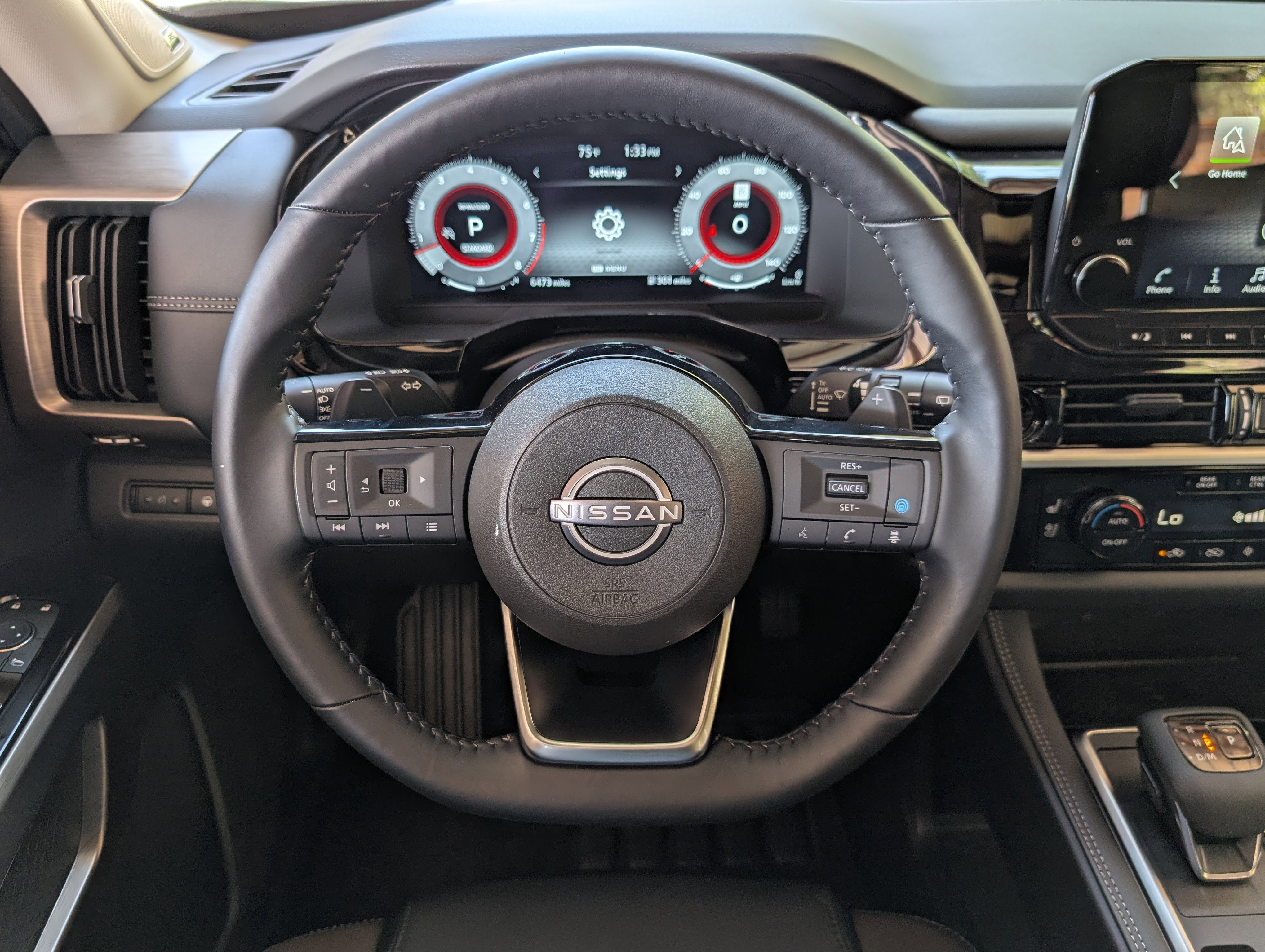 Used 2025 Nissan Pathfinder Platinum FWD image 25
