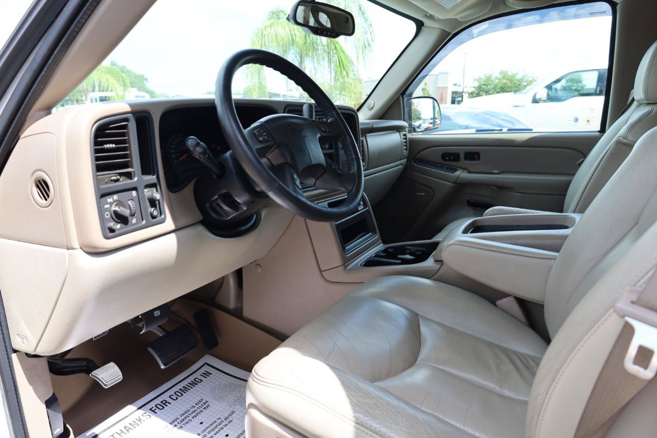 Used 2005 Chevrolet Suburban LT w/ Preferred Equipment Group RWD image 9