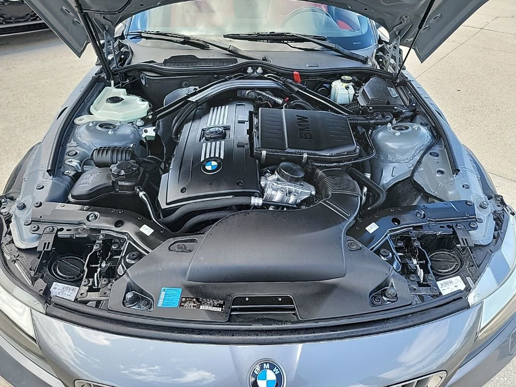 Used 2011 BMW Z4 sDrive35is image 9