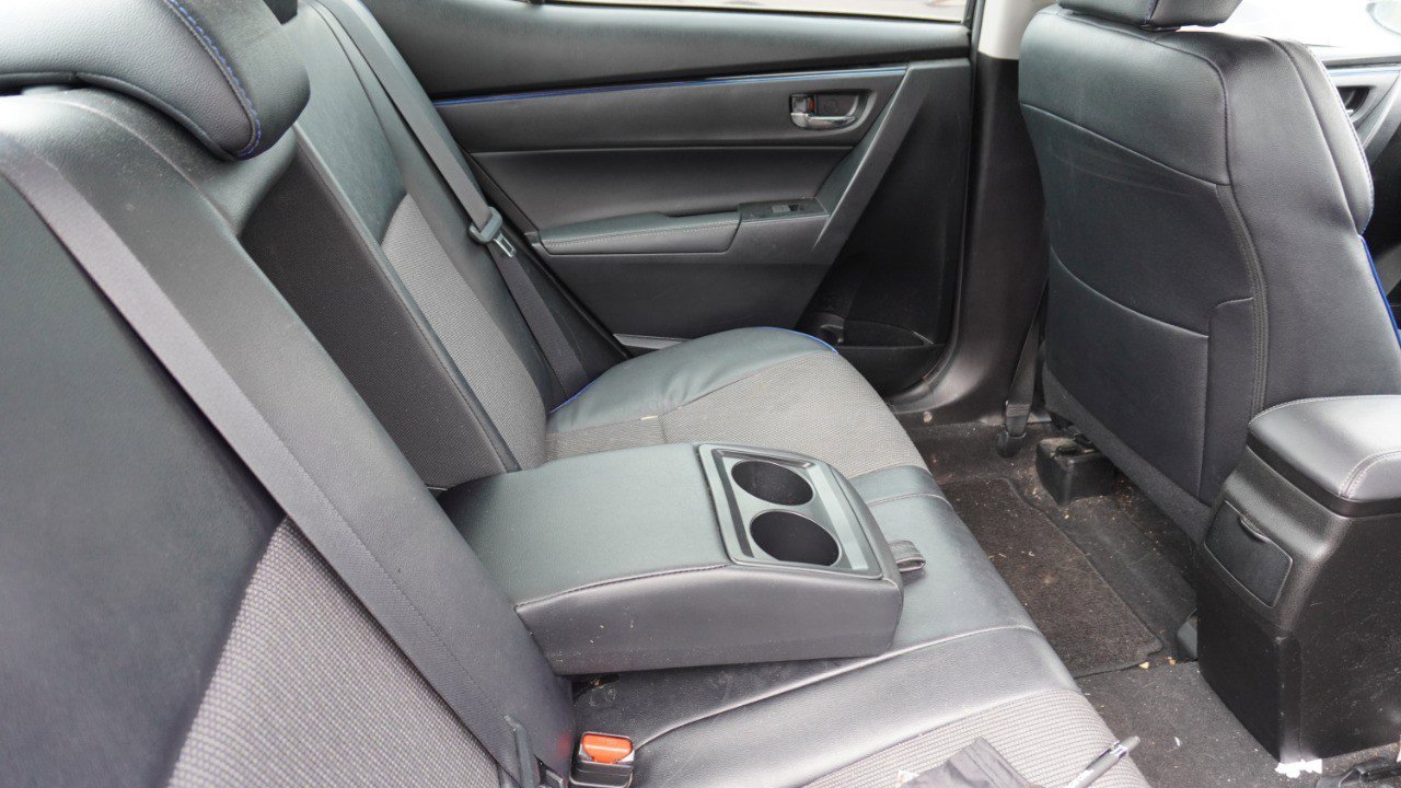 Used 2017 Toyota Corolla SE FWD image 11