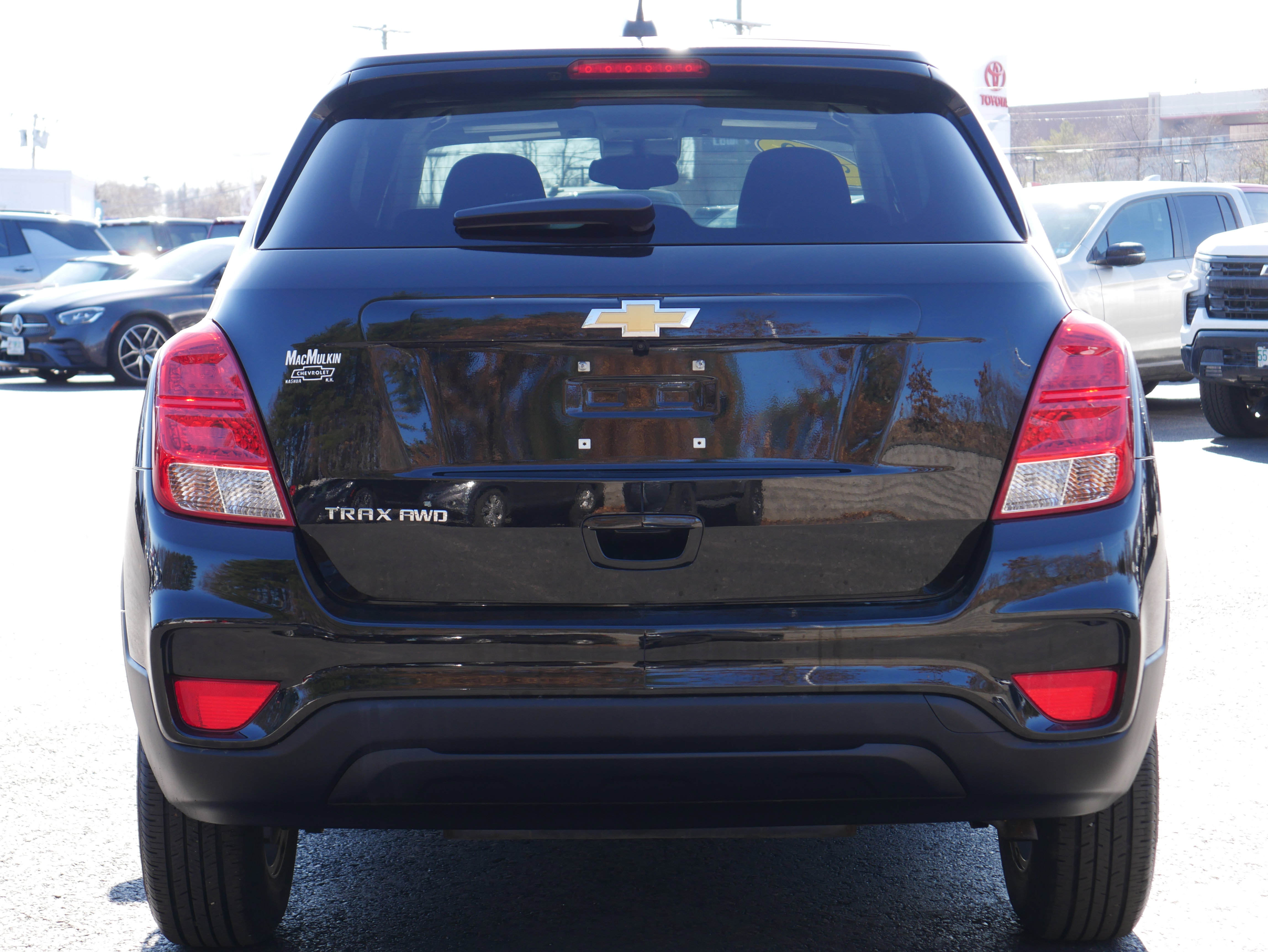 Used 2022 Chevrolet Trax LS w/ Tint and Cruise Package image 5
