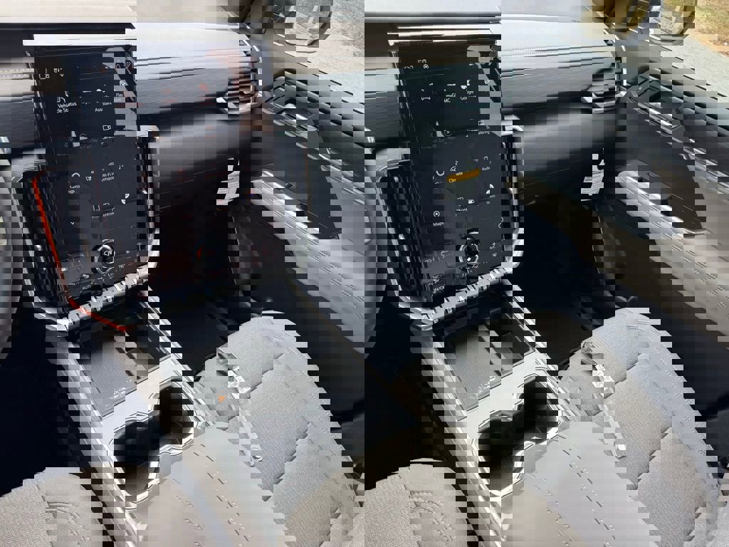 New 2026 GMC Acadia Elevation FWD image 30