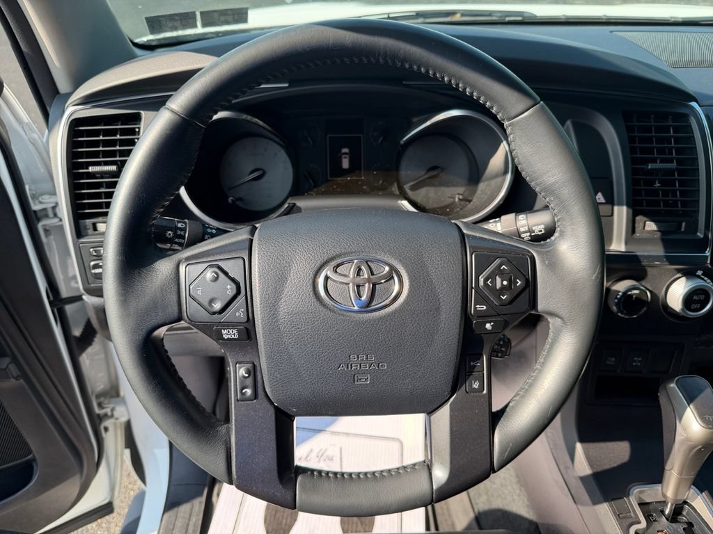 Used 2018 Toyota Sequoia TRD Sport AWD/4WD image 15