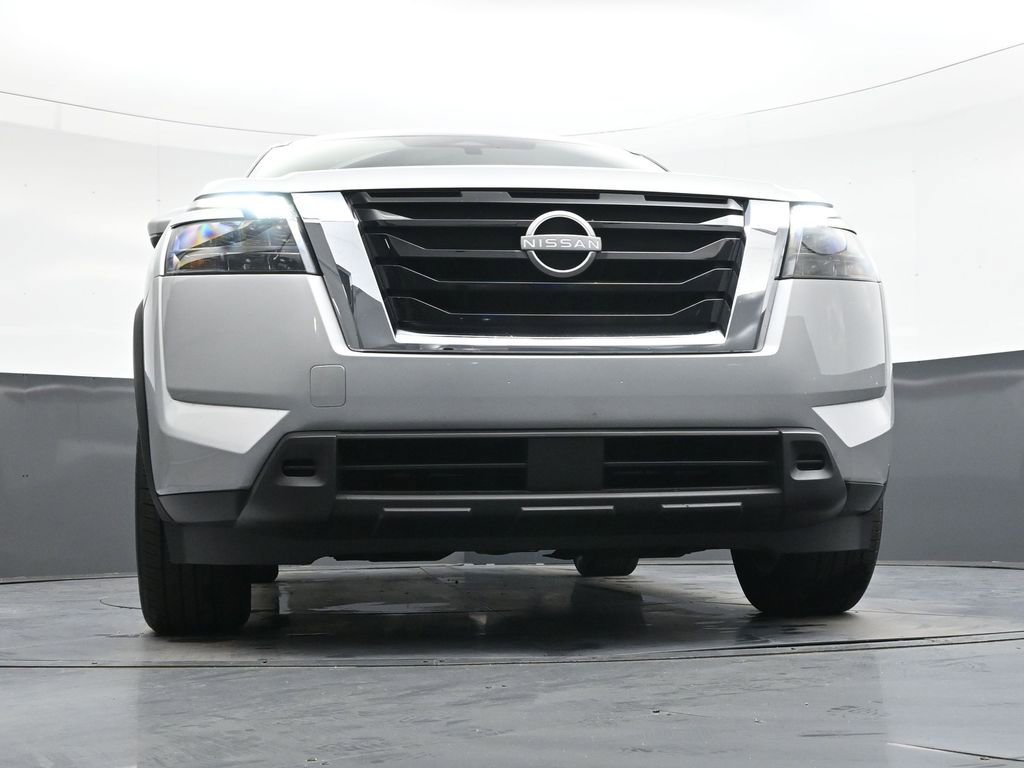 Used 2025 Nissan Pathfinder SV image 45
