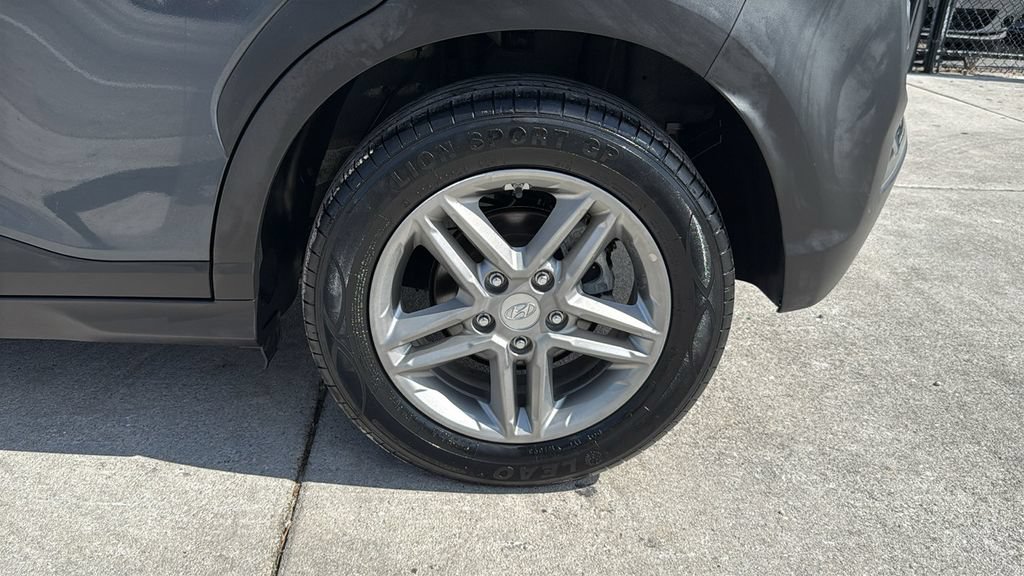 Used 2018 Hyundai Kona SE FWD image 18