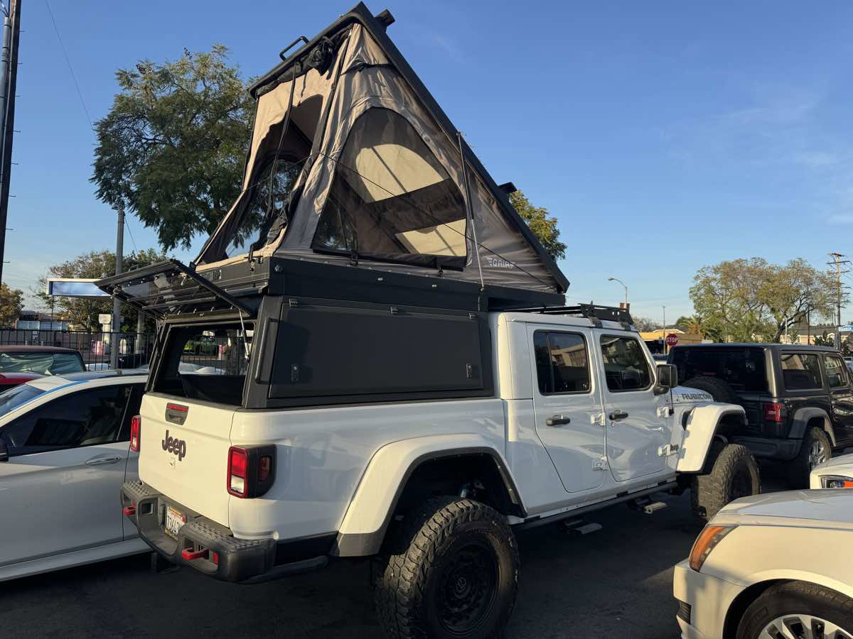 Used 2022 Jeep Gladiator Rubicon AWD/4WD image 40