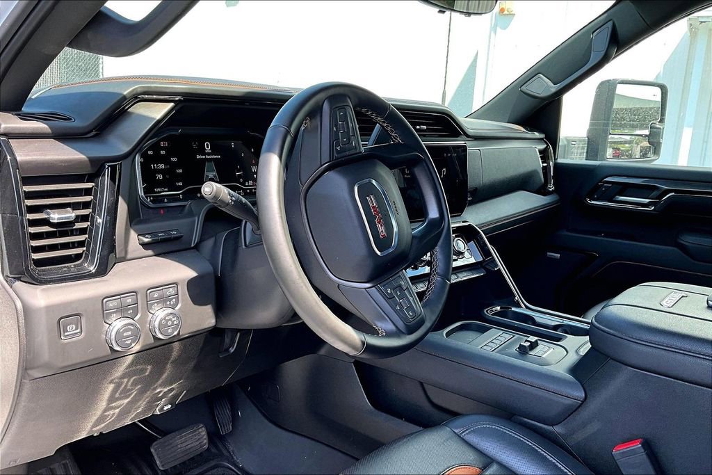 Used 2025 GMC Sierra 2500 AT4 w/ AT4 Premium Plus Package image 18