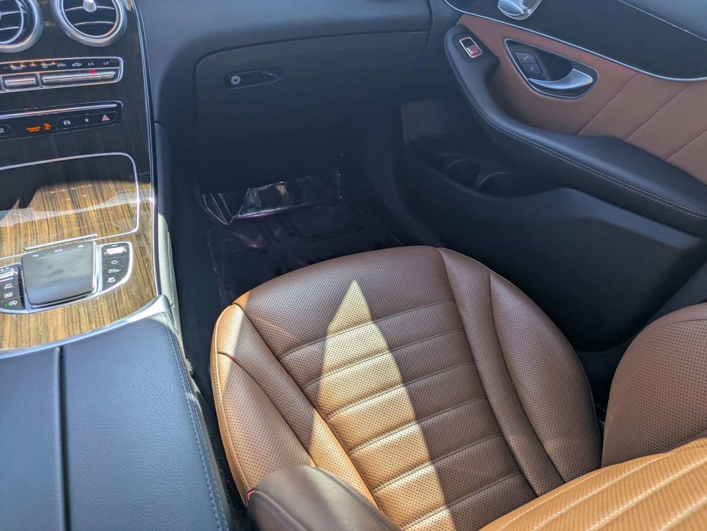 Used 2022 Mercedes-Benz GLC 300 image 17