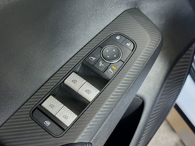 Used 2023 Mitsubishi Outlander SE image 7