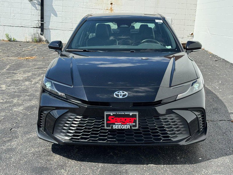 Certified 2025 Toyota Camry Hybrid image 7
