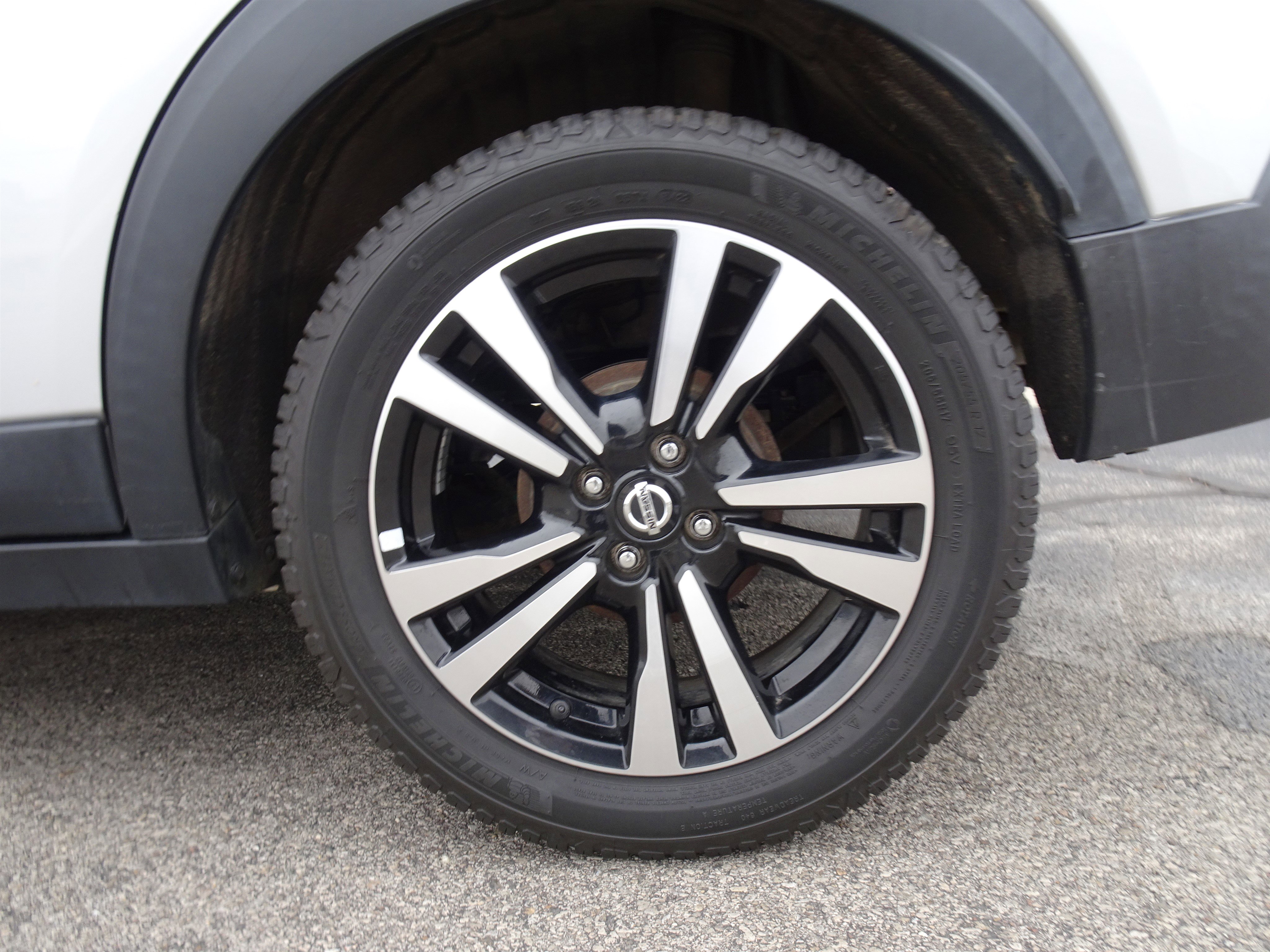 Used 2020 Nissan Kicks SV image 24