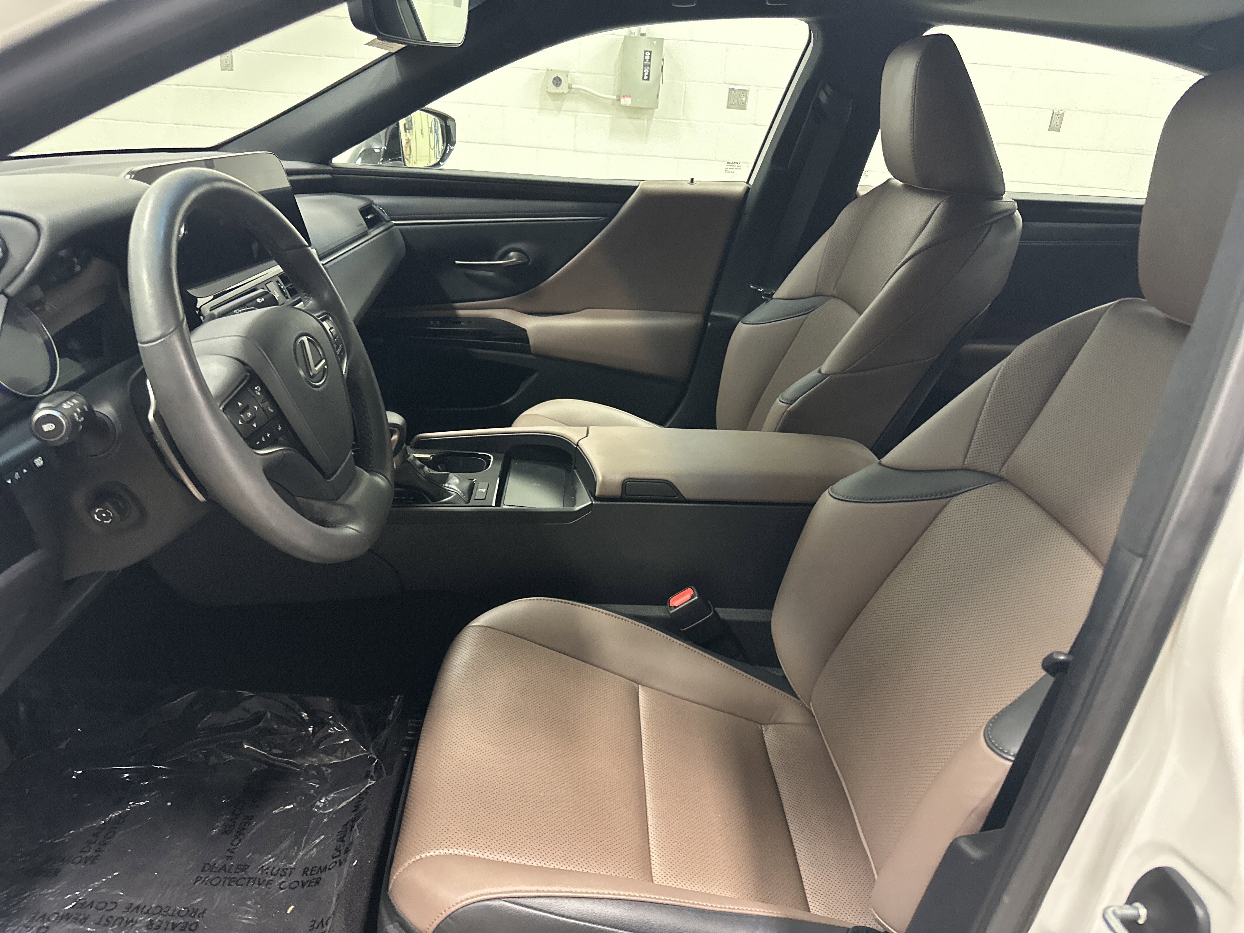 Certified 2023 Lexus ES 350 w/ Premium Package image 17