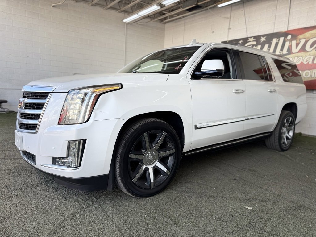 Used 2016 Cadillac Escalade ESV Premium image 3