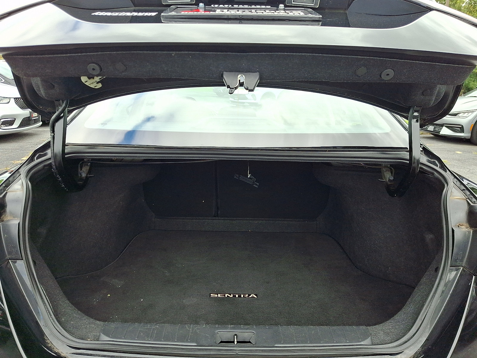 Used 2025 Nissan Sentra SR FWD image 25