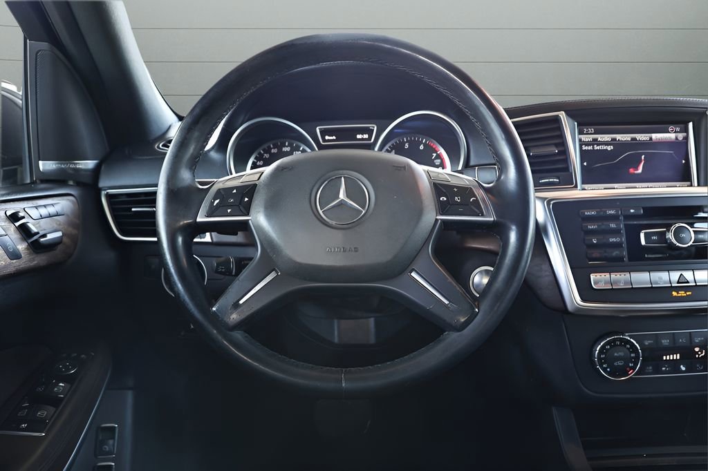 Used 2013 Mercedes-Benz GL 550 4MATIC image 32