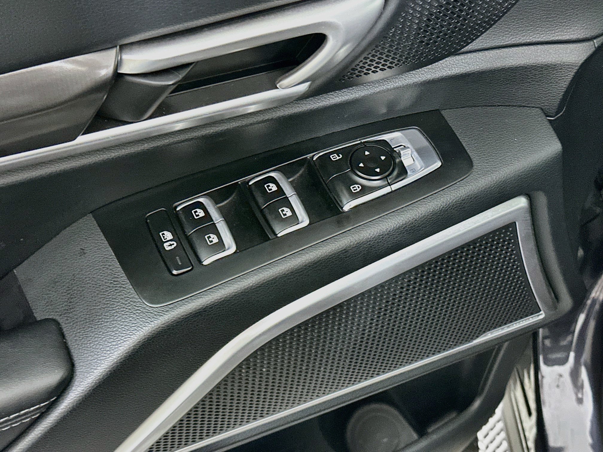 Used 2025 Kia Telluride S FWD image 15