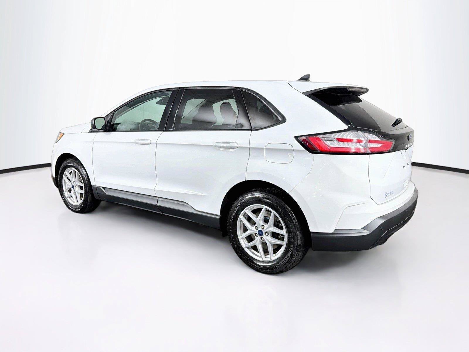 Used 2022 Ford Edge SE AWD/4WD image 9