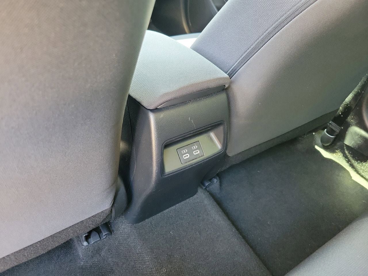 Used 2023 Toyota Corolla LE FWD image 11