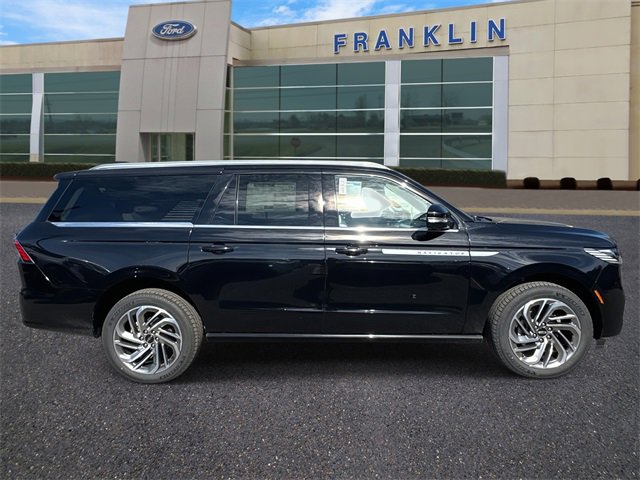 New 2025 Lincoln Navigator L Reserve image 8