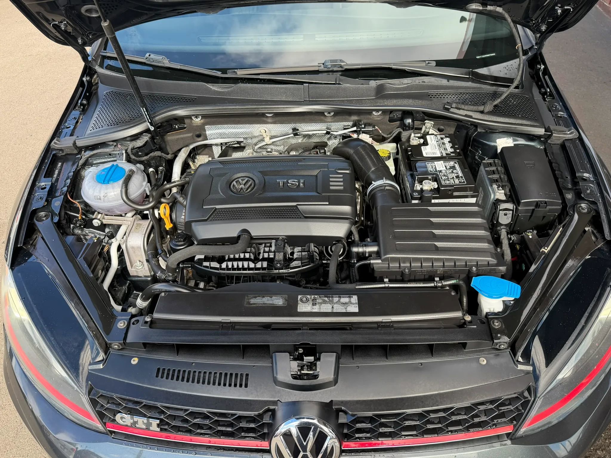 Used 2015 Volkswagen GTI SE w/ Lighting Package (SEL) FWD image 8