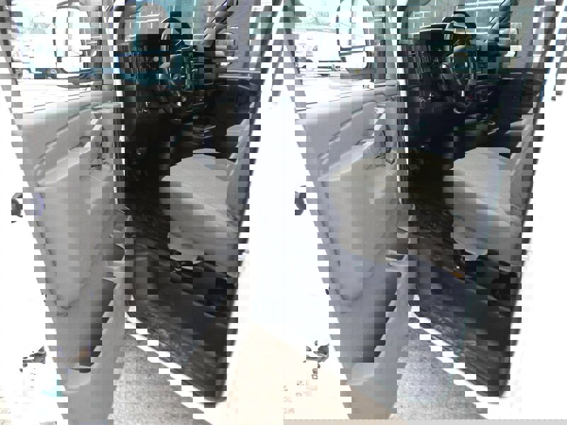 Used 2017 Chevrolet Express 3500 LT w/ LT Preferred Equipment Group image 17