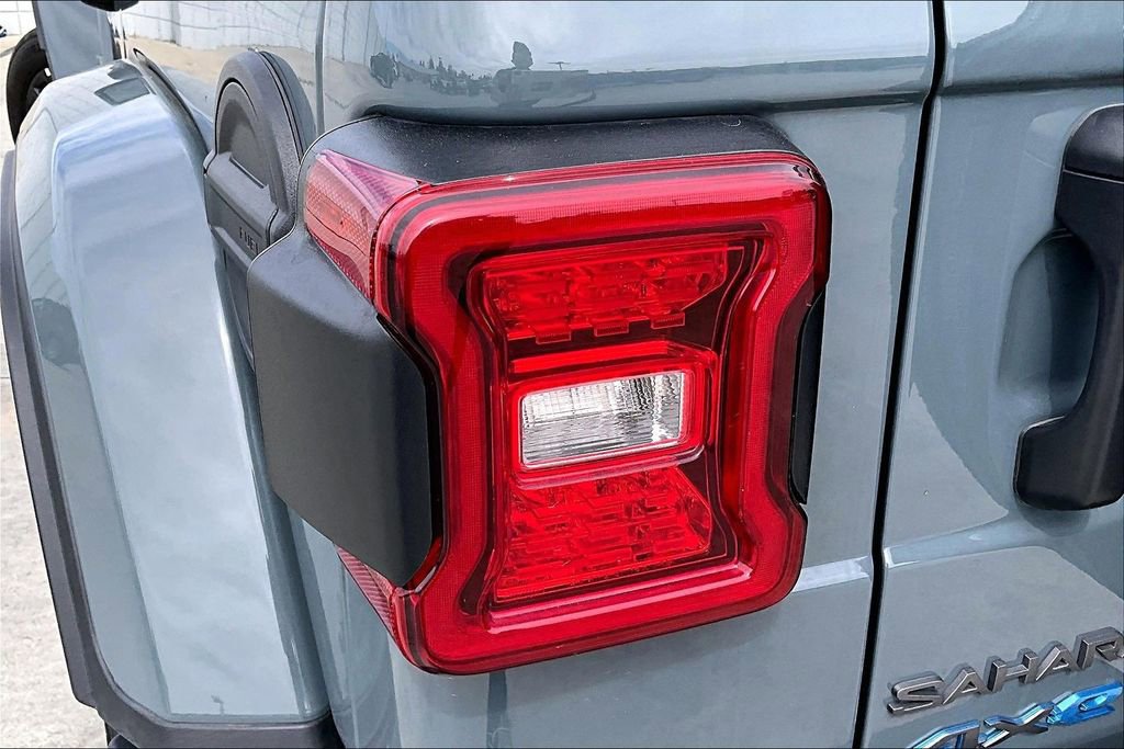 Certified 2025 Jeep Wrangler Unlimited Sahara w/ Safety Group image 34