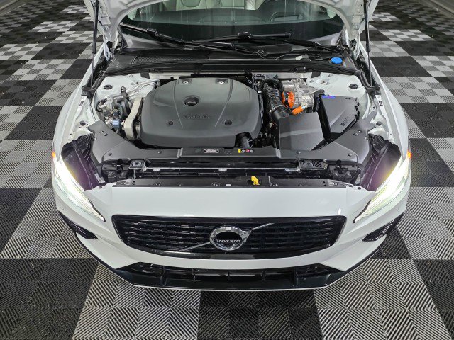 Used 2022 Volvo S60 T8 R-Design Expression w/ Advanced Package image 37