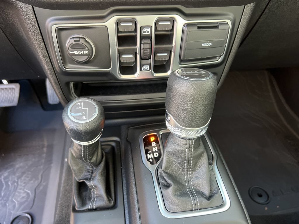New 2026 Jeep Gladiator Sport AWD/4WD image 17