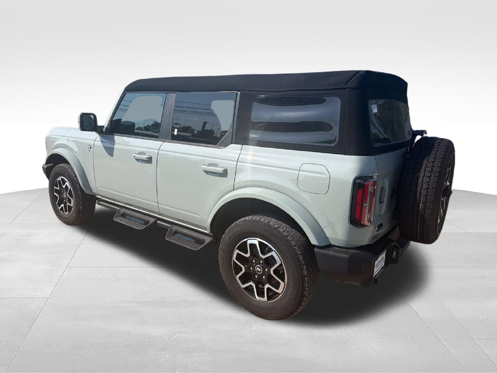 Used 2024 Ford Bronco Outer Banks AWD/4WD image 3