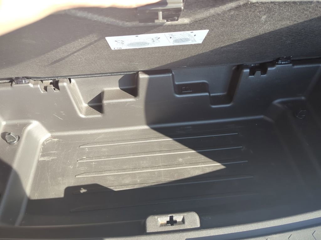 Used 2022 Chevrolet Traverse LT FWD image 12