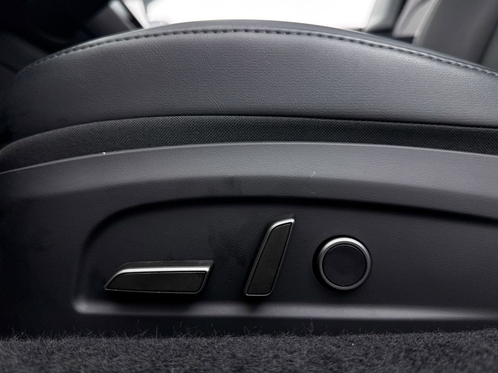 Used 2024 Tesla Model 3 Standard Range image 29