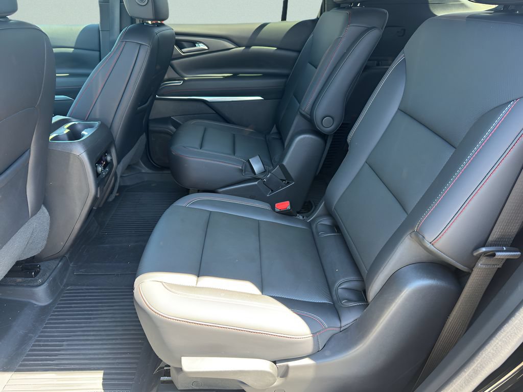 Used 2025 Chevrolet Traverse Z71 w/ LPO, Floor Liner Package AWD/4WD image 15