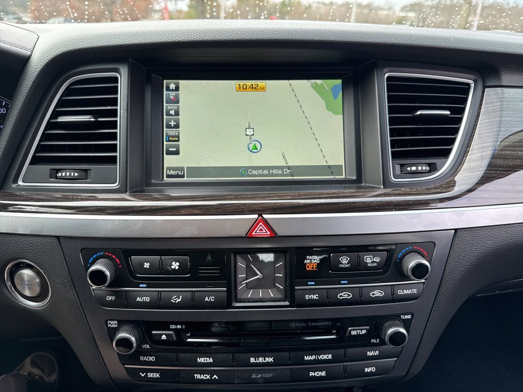 Used 2016 Hyundai Genesis 3.8 image 12